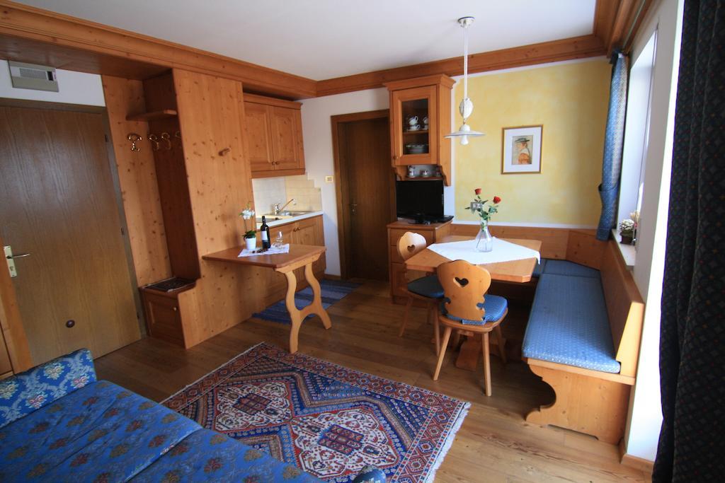 Residence Mairhofer Toblach Rum bild