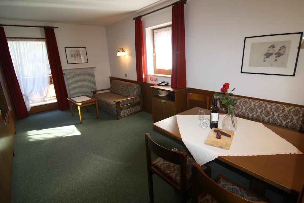 Residence Mairhofer Toblach Rum bild